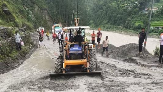 उत्तराखंड के इन जिलों में भारी बारिश, रेड अलर्ट जारी
