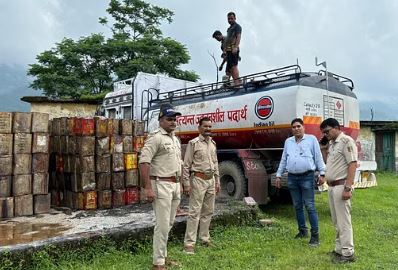 Nainital News: टैंकर में तस्करी कर ले जाया जा रहा था 10 लाख का लीसा, वन विभाग की टीम ने पकड़ा